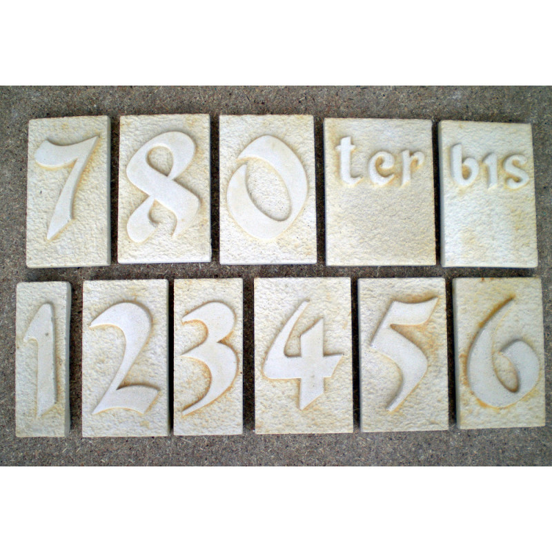 Plaque en pierre : 9